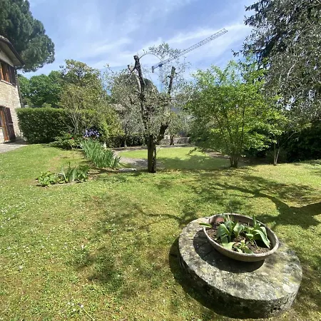 Magnolia In The Heart Of * Cetona